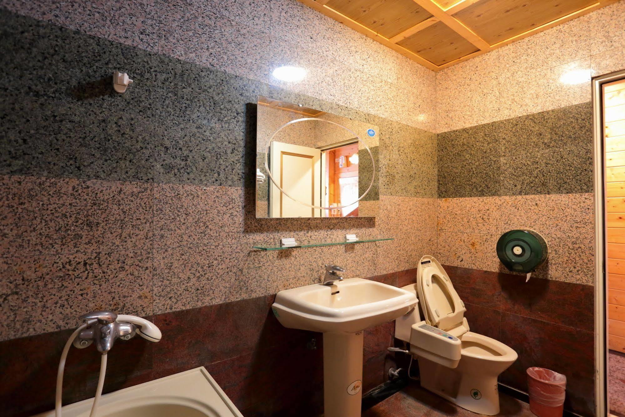 Kingtaiwan Hotel Лугу Экстерьер фото