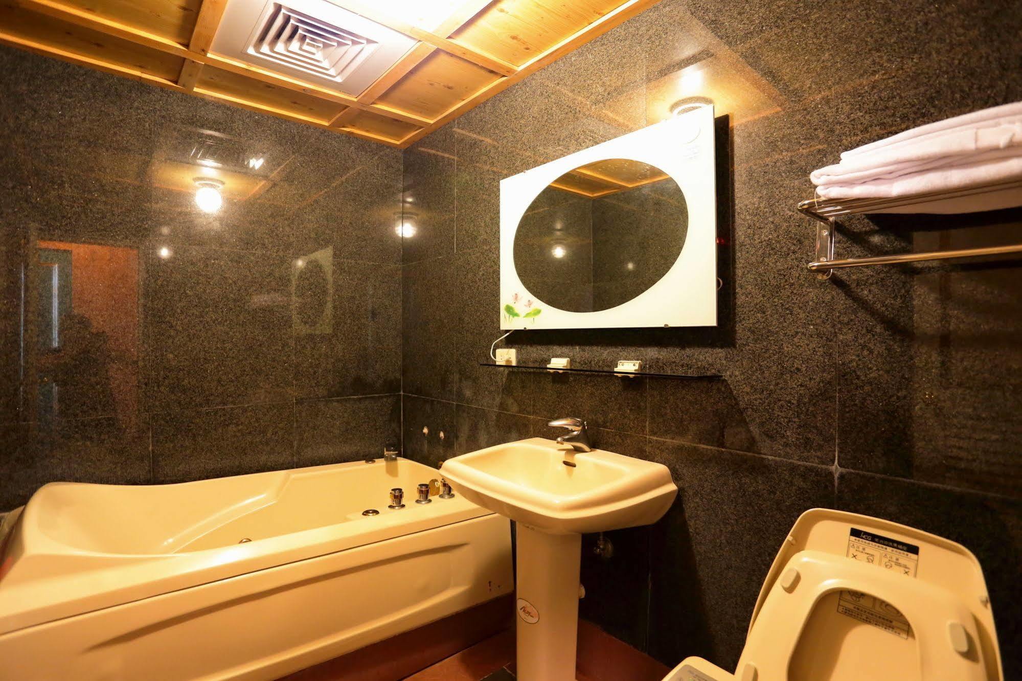 Kingtaiwan Hotel Лугу Экстерьер фото